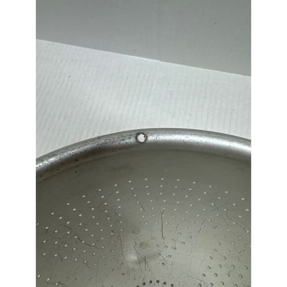 Vintage WEAR EVER Heavy Duty Aluminum -Colander Strainer- Footed Planter 3123 - Picture 4 of 5
